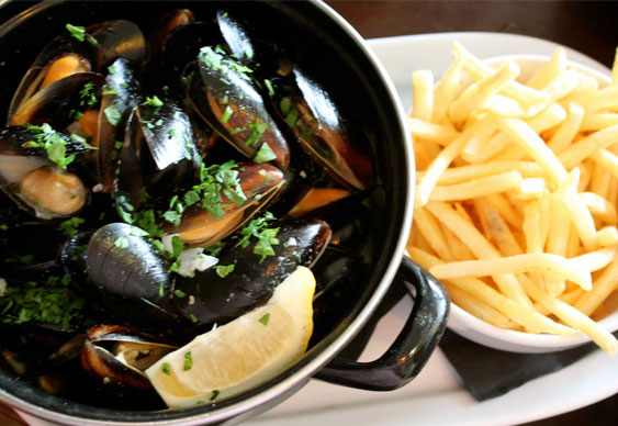 POKER TRAVELLER-FEB13-3-moules-frite