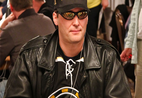 Hellmuth Chases Another WSOP Bracelet