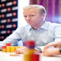 Allan Baekke leads EPT San Remo