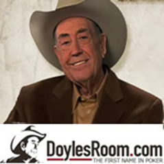 Doyle Brunson es honrado por su Universidad