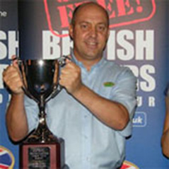 Gardner digs deep for victory in Bristol