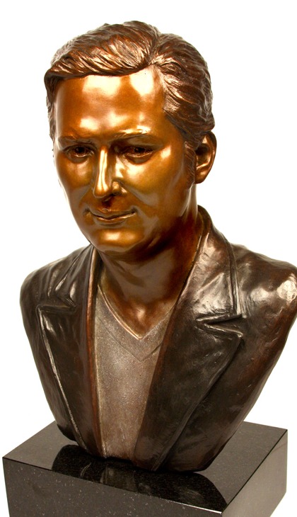 Hellmuth Bust